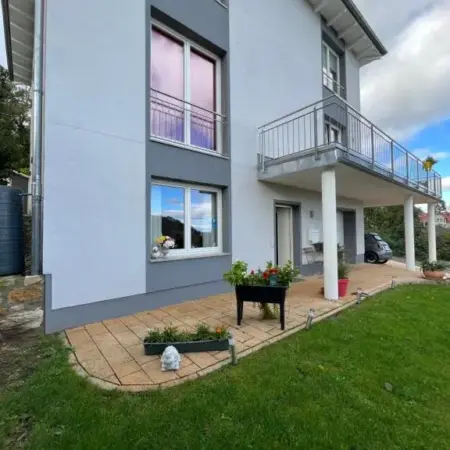 Apartment Vis-a-vis