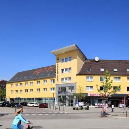 Hotel Am Segelhafen & Free Parking