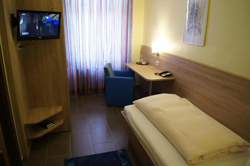 Hotel „Drei Rosen“ OHG Regina & Hans – Peter Faßbinder