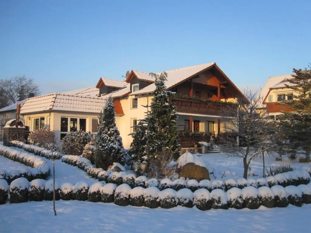 Urlaubspension ‚Hohes Rott‘ und Apartmenthaus